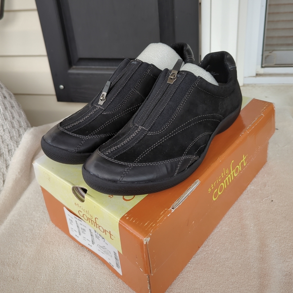 Black Suede & Leather Comfort Shoes New With Tags & Box